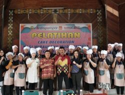 Wirausaha Muda di Toba Ikuti Pelatihan Cake Decoration