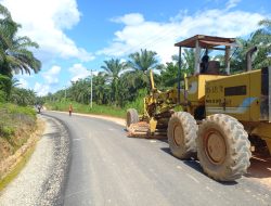 Pengerjaan Ruas Jalan Sp 4-Selampung Diaspal 1,7 Kilomter